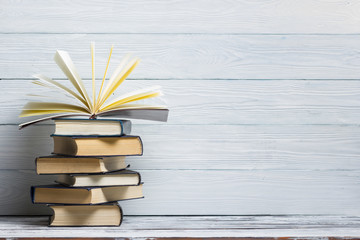 和领导一个办公室如何相处？