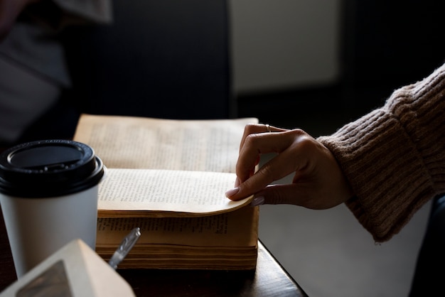 深圳少儿医保卡在哪个银行办