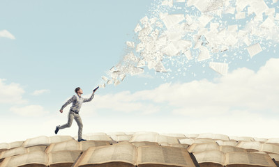 鞋上的汗渍如何洗掉 怎么清洗鞋子的汗渍